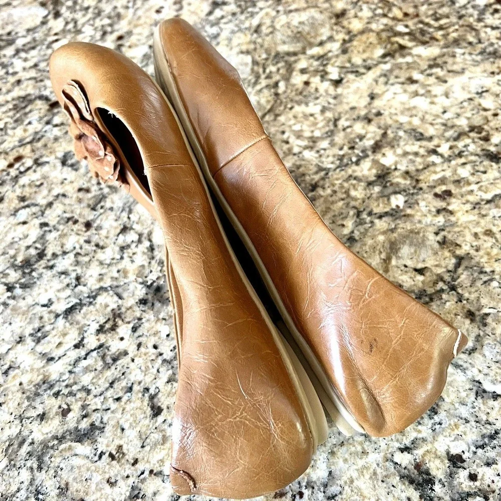 Kenneth Cole Reaction Ballet Flats 8.5 M Whiskey Brown Leatherette; Flower Bow
